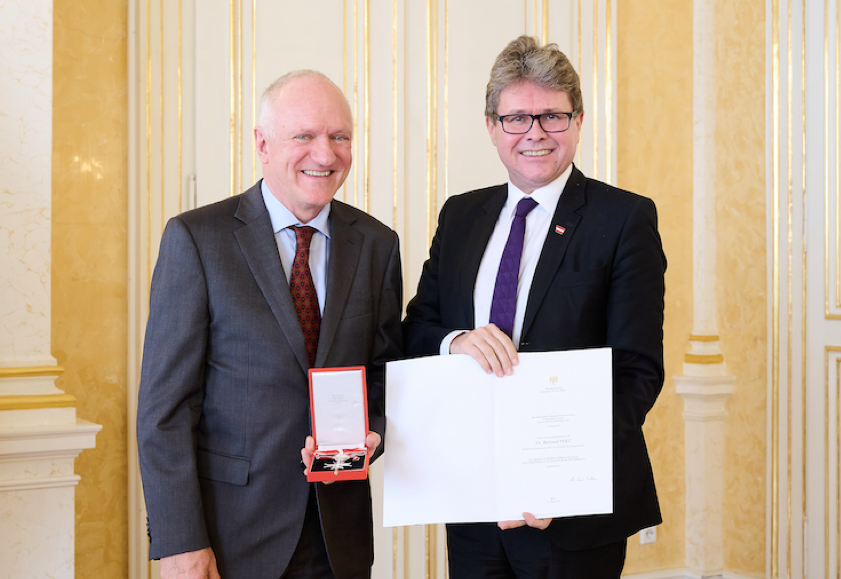 Foto: BM Polaschek und Prof. Perz